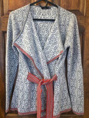 Unique Neve Sweater Wrap 100% Medium